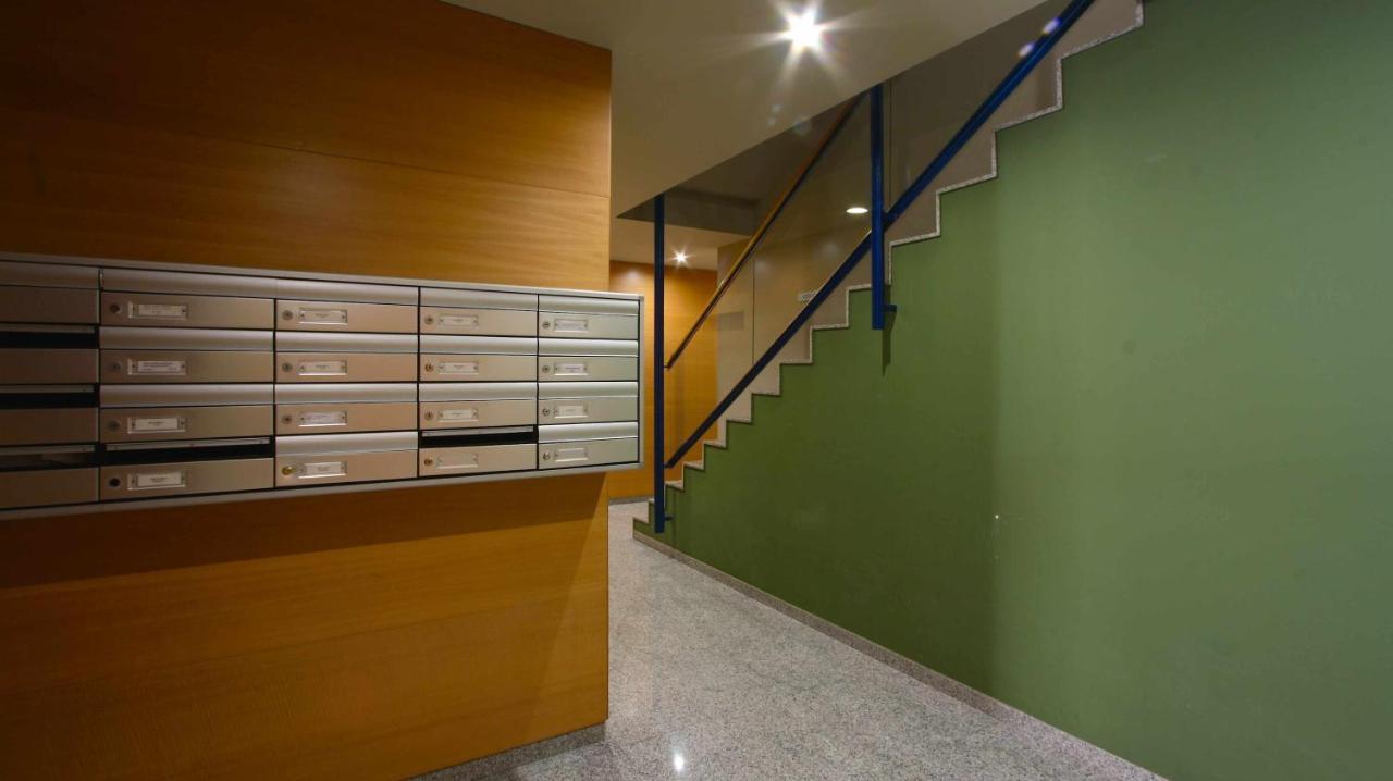 Mazi Apartments Downtown Матаро Экстерьер фото