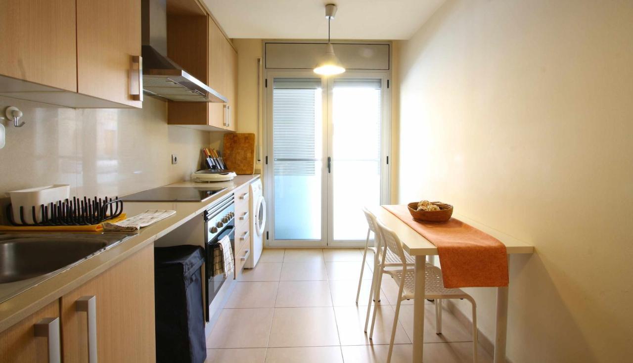 Mazi Apartments Downtown Матаро Экстерьер фото